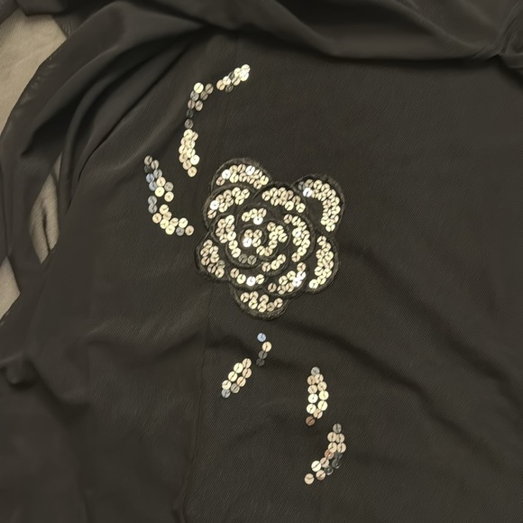 Black layered skirt with asymmetrical hem line and sequin detail - Picture 4 of 13